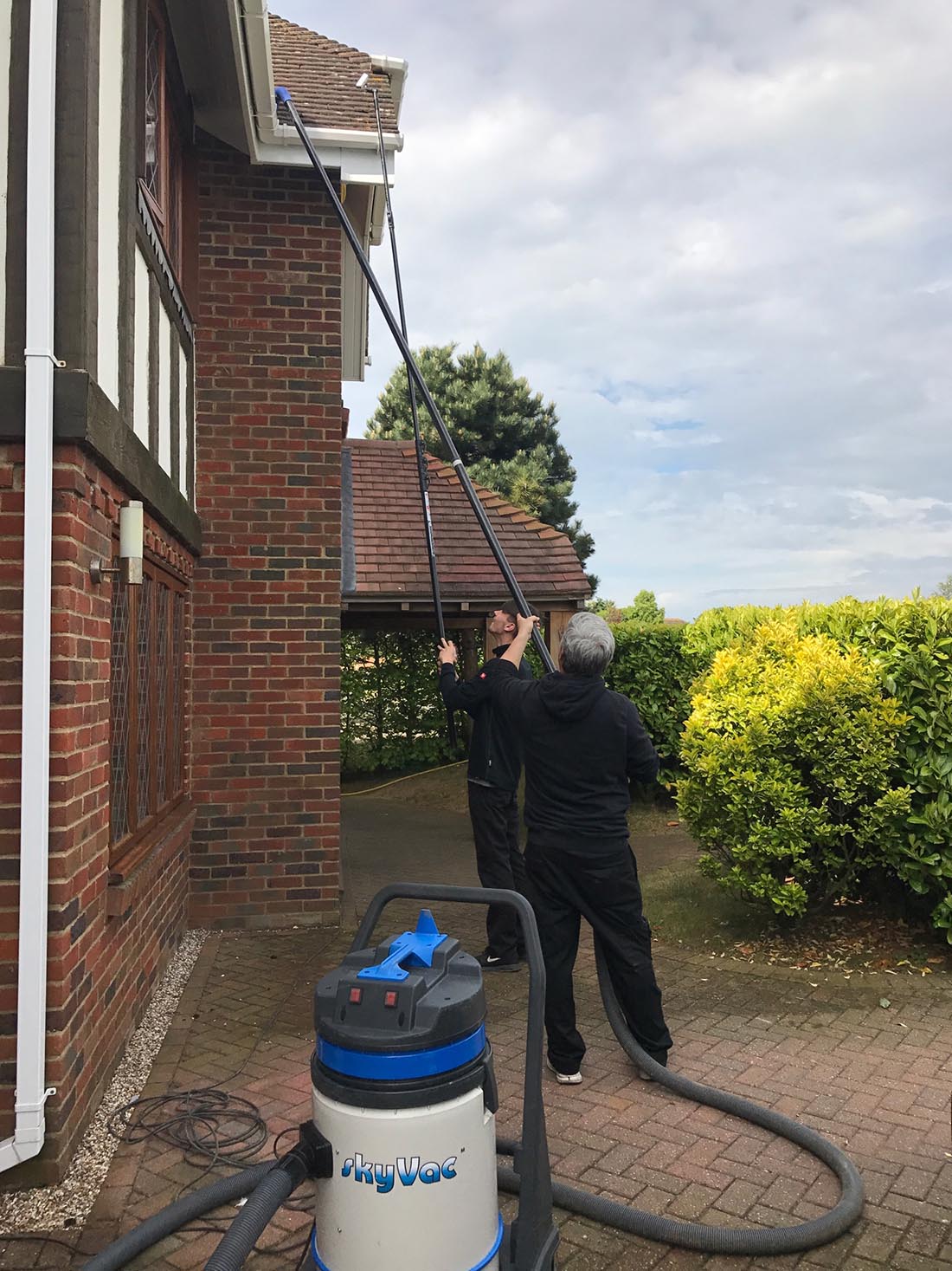 gutter cleaning in kent